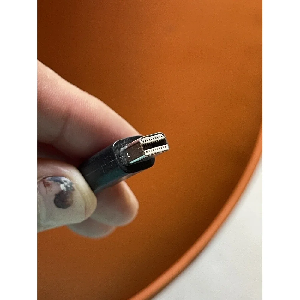 Used Cables to Go (C2G) Display Port DP-M To VGA